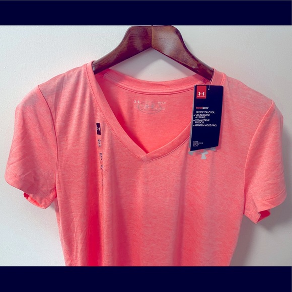 NWT Under Armour T-Shirt Medium - Picture 4 of 4